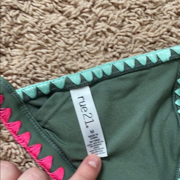 Bikini! - Picture 4 of 4